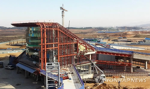 올해 상반기 국내 건설공사 수주액이 박근혜 정부 집권 첫 해인 지난해보다는 증가한 것으로 나타났다.