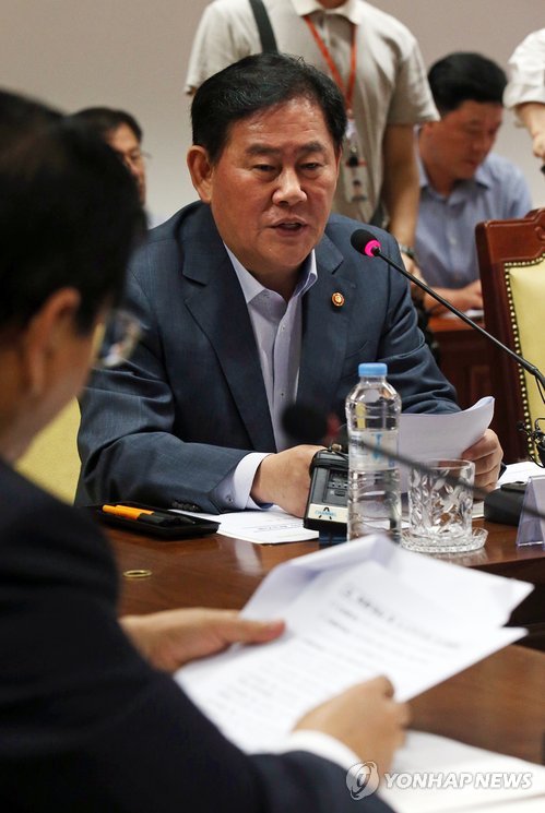 최경환 경제부총리 겸 기획재정부 장관