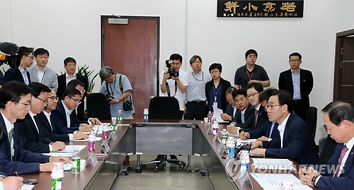 새누리당 주호영 정책위의장이 5일 국회에서 열린2015년 예산중간점검 당정회의를 주재하고 있다.