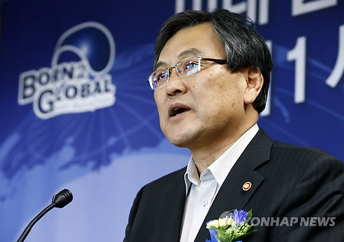 '미래글로벌창업지원센터 개관식' 당시 인사말을 하고 있는 최문기 전 장관. 창업지원센터는 벤처기업인들이 해외 창업을 시도할 때 어려움을 느끼는 분야의 전문적인 컨설팅을 지원하는 공간이다.