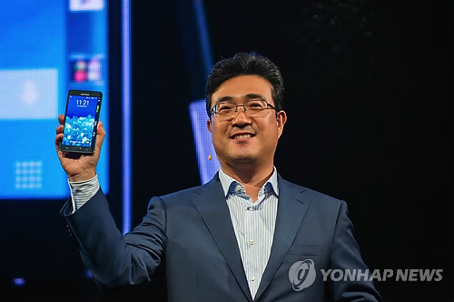 삼성전자 아랍에미리트(UAE) 두바이법인은 15일(현지시간) 두바이 파크하얏트호텔에서 '갤럭시노트4'와 '갤럭시노트 에지' 신제품 출시행사를 열었다.