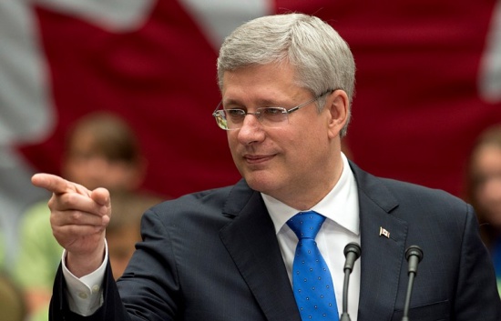 스티븐 하퍼 캐나다 총리는 22일(현지시간) 캐나다 의사당 무장괴한 총격난입에 대해 "비열한 공격"이라고 비난했다.