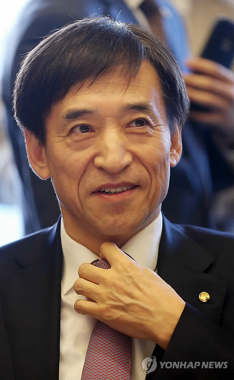 이주열 한국은행 총재가 24일 오전 서울 중구 한은 본관에서 열린 대기업 CEO들과의 간담회에서 모두발언을 하고 있다.