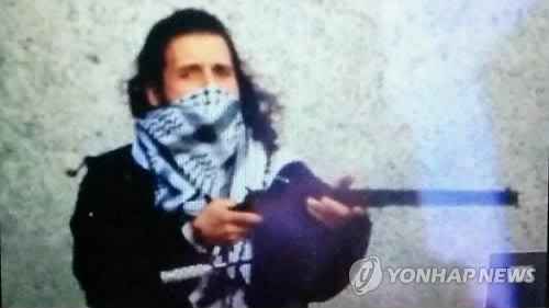 캐나다 경찰이 이슬람국가(IS) 트위터 계정에 게시된 것으로 확인한 캐나다 의사당 총기 난사범 마이클 제하프-비보.