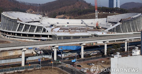 경전철 건설로 심각한 재정난을 겪고 있는 경기도 용인시가 3천여억원을 들여 용인시 처인구 삼가동에 짓고 있는 종합운동장.