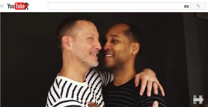 민주당 대선후보인 힐러리 클린턴 전 국무장관이 공식 캠페인 광고에서 자신의 친동성애 성향을 노골적으로 드러냈다. 이 광고에서는 키스하는 동성애자들이 십여명도 넘게 등장한다.