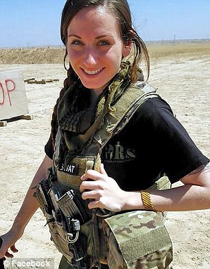 IS와 격퇴하기 위해 참전한 세 자녀를 둔 노스캐롤라이나 여성 사만사 존스턴