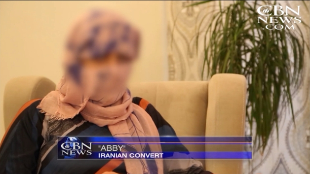 자신이 꾼 꿈에 대해 간증하고 있는 기독교인이 된 이란 출신의 전 무슬림 애비