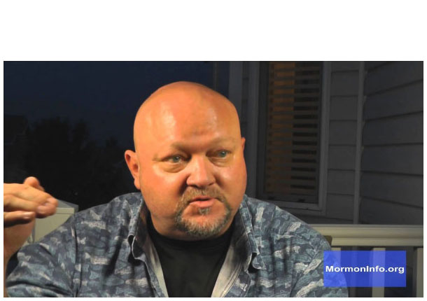 일부다처제 몰몬교 신자의 28번째 아들이었던 브라이언 맥커트 목사