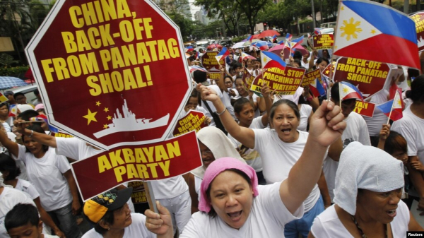 지난해 5월 필리핀 마닐라 주재 중국 영사관 앞에서 중국의 남중국해 영유권 주장에 항의해 벌어진 반중시위
