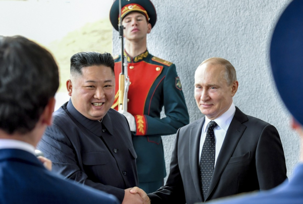 푸틴 러시아 대통령을 만나는 김정은 위원장