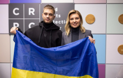 러시아에서 우크라이나로 귀환한 청소년(왼쪽)과 올레나 젤렌스카 영부인(오른쪽)