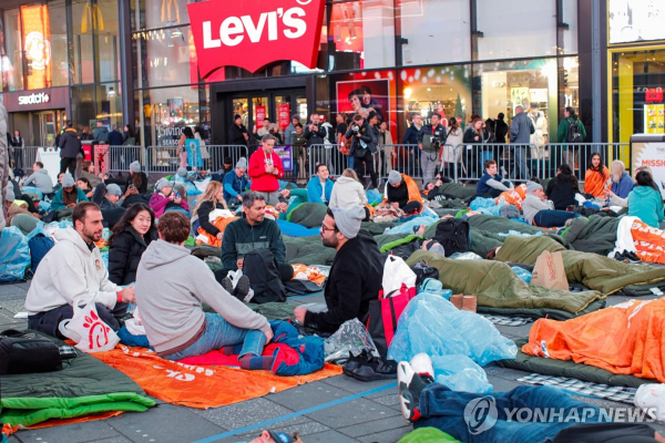 뉴욕서 '청년 노숙자' 심각성을 알리기 위한 노숙 시위