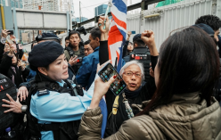 홍콩 국보법 재판정 앞 영국기 시위