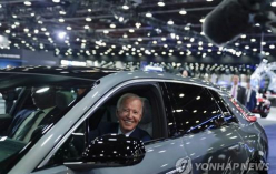 전기차 탄 바이든 미국 대통령