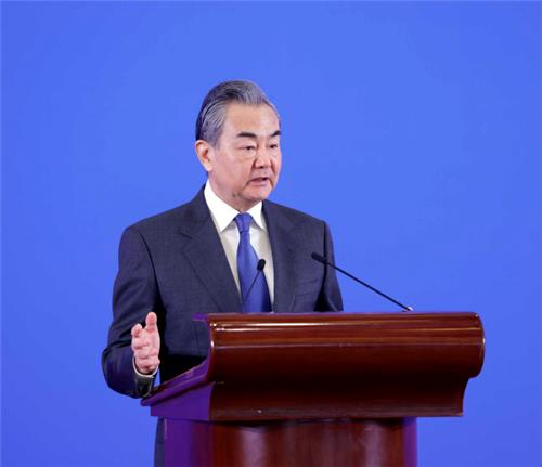 9일 중국 외교 심포지엄서 기조연설하는 왕이 중국 외교부장