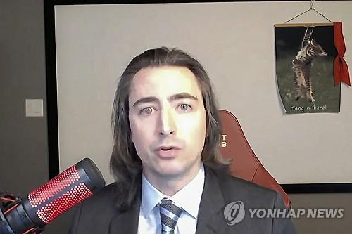 계정명 '로어링 키티'로 게임스톱 매수 운동을 펼쳤던 밈 주식 투자자 키스 질