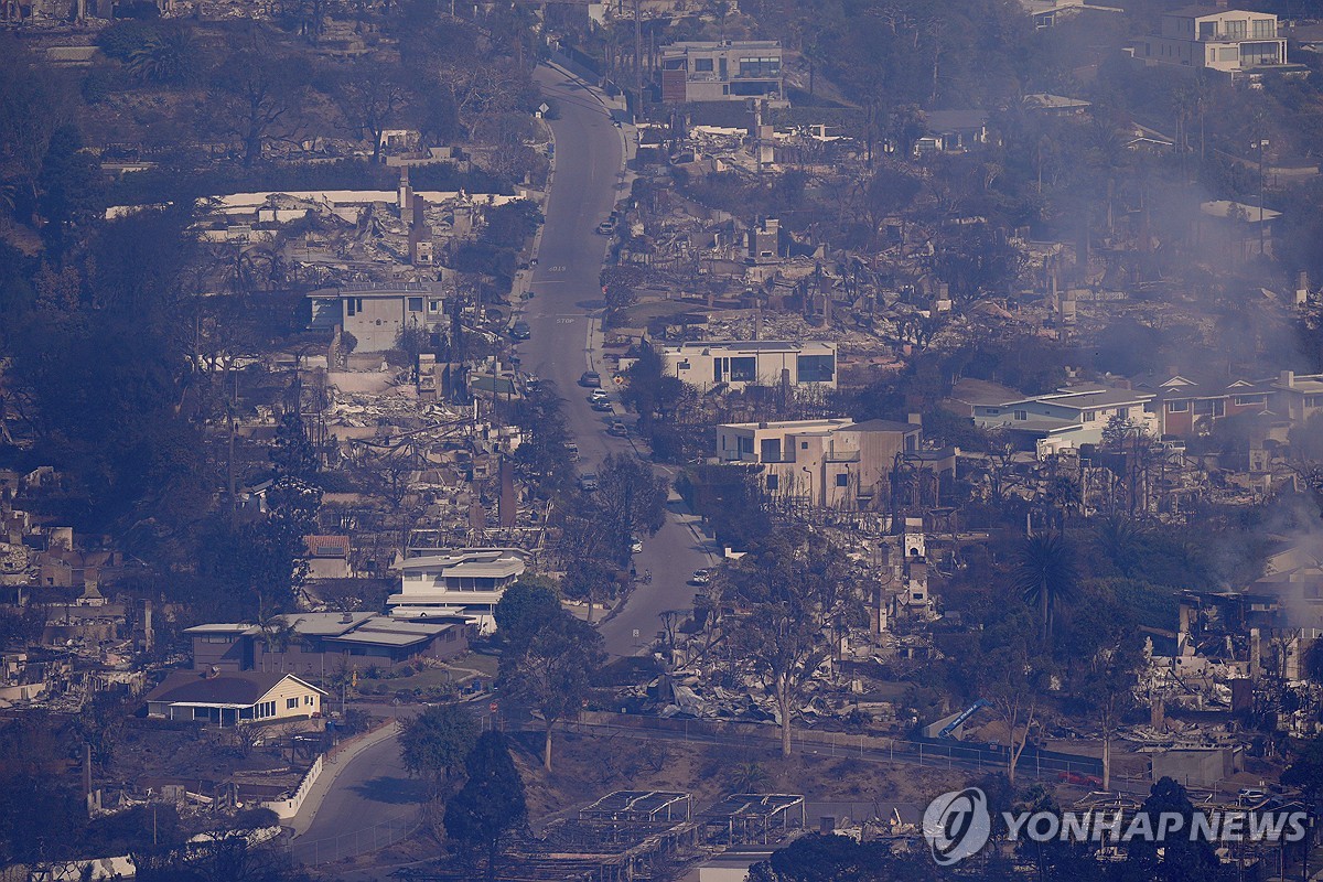 산불로 초토화된 LA 퍼시픽 팰리세이즈 지역