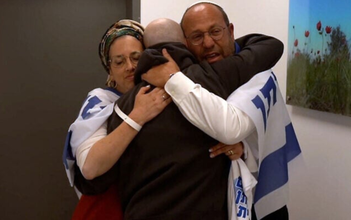 풀려난 하마스 인질 