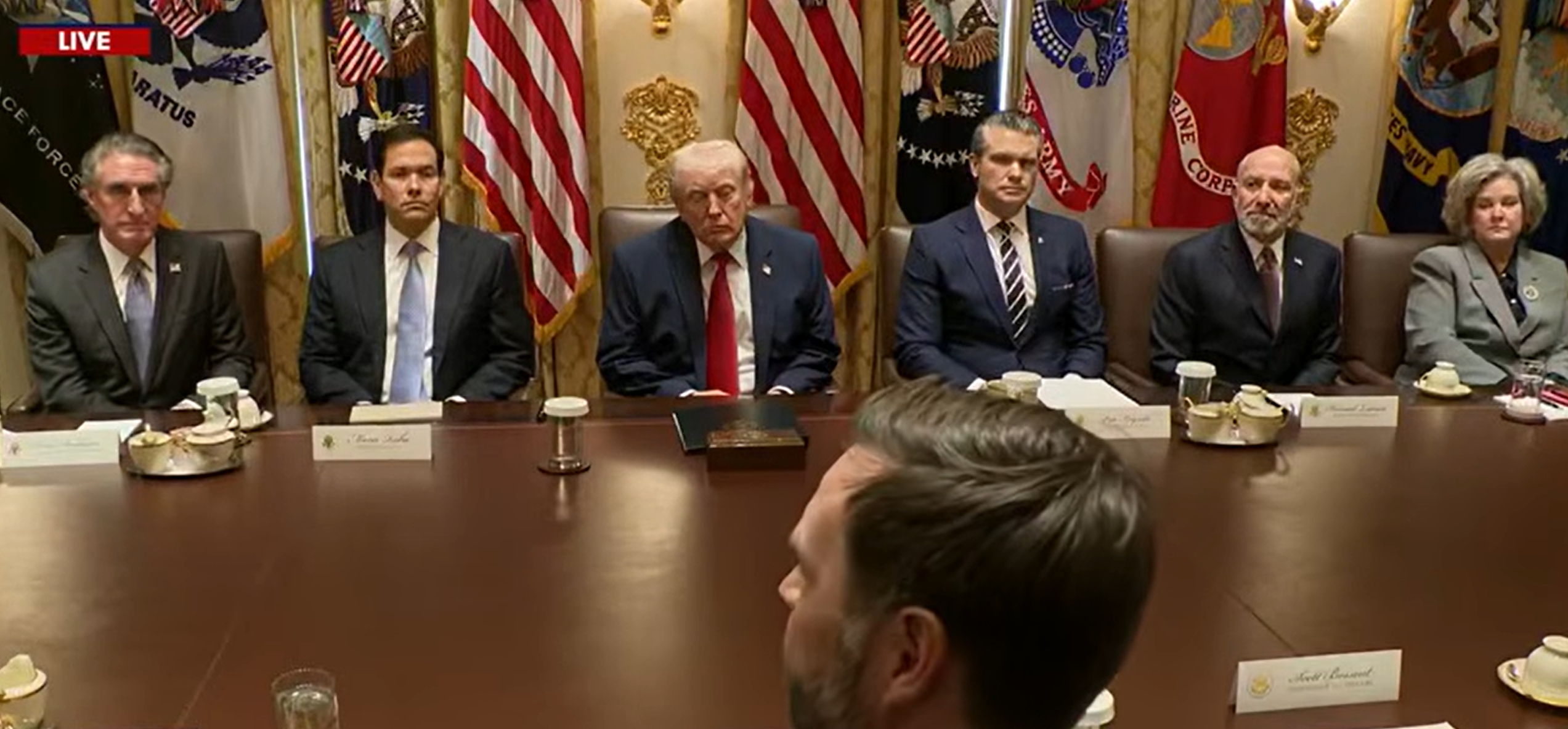 트럼프 주재 각료회의