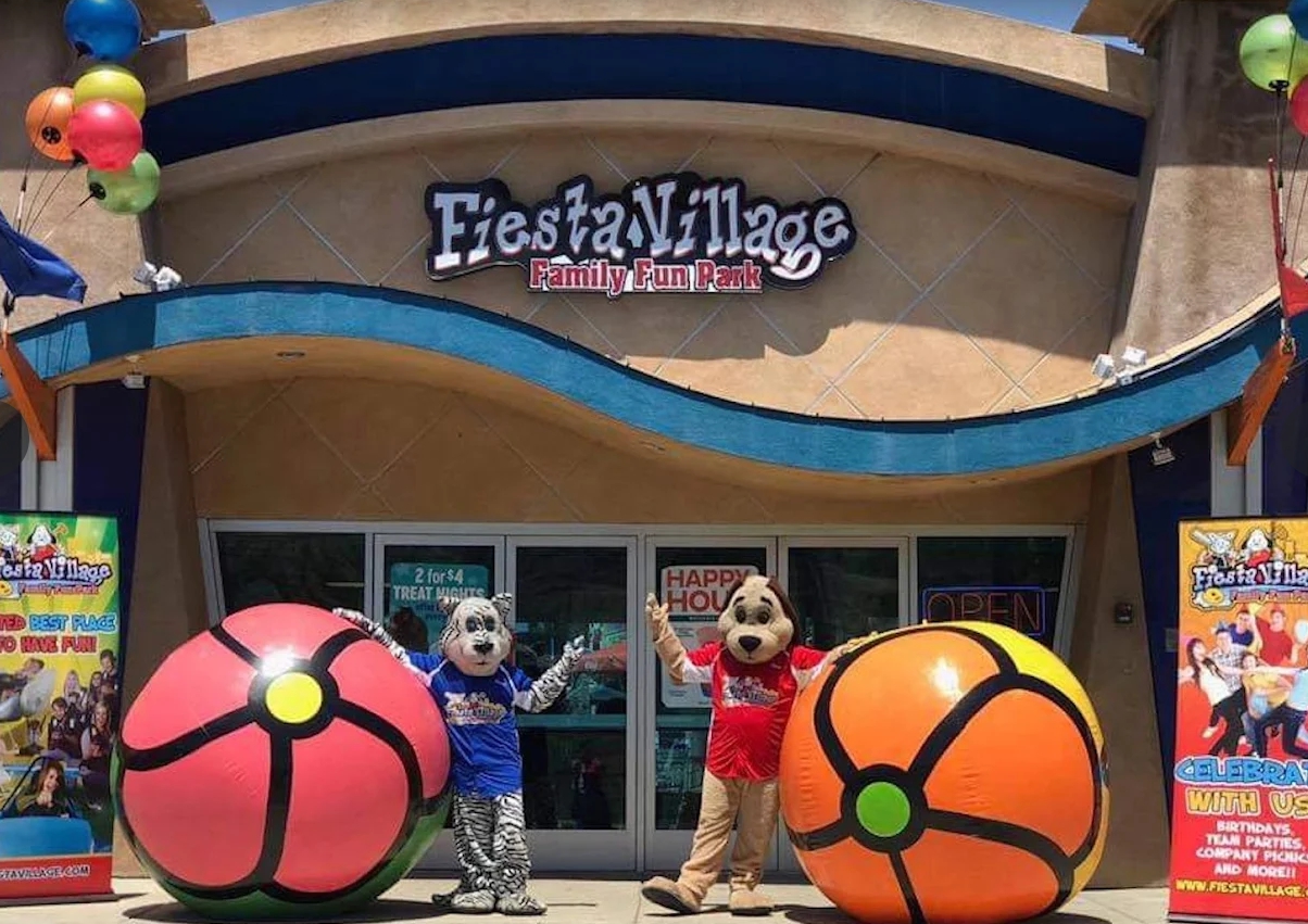 피에스타 빌리지 패밀리 펀 파크(Fiesta Village Family Fun Park)